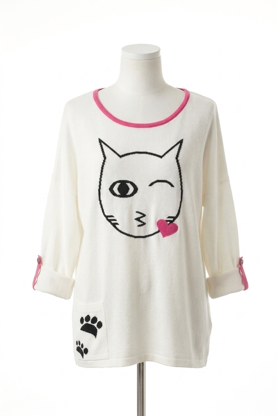 NEW ANGEL cat kiss graphic sweater in white/black